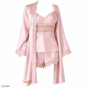 لباس خواب ساتن 3 تیکه توردار (تاپ و شلوارک و روبدوشامبر)