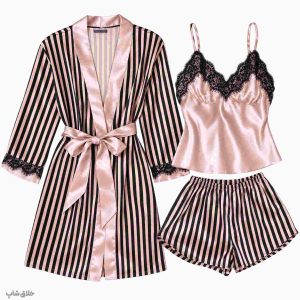 لباس خواب زنانه ساتن 3 تیکه طرح ویکتوریا صورتی مشکی (تاپ و شلوارک و روبدوشامبر)